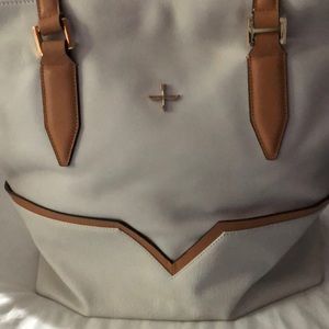 White Pour LA Victoire tote